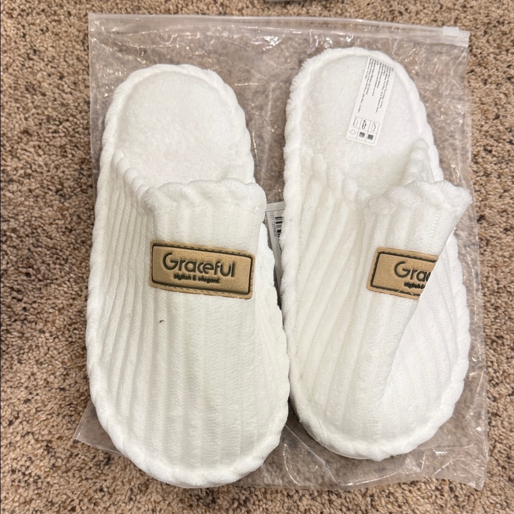 Grace Women's White Plush Slip-On Slippers 7.5 to 8